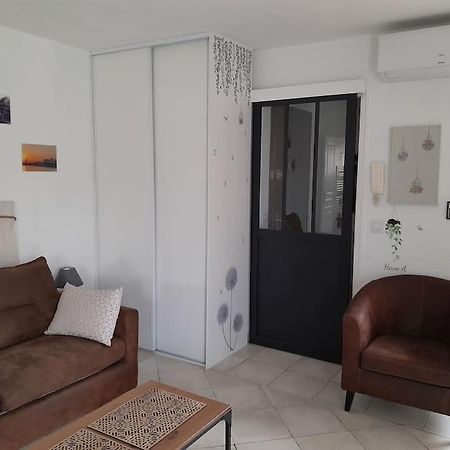 Charmant Studio Lumineux Avec Parking Prive Saint-Raphaël Exteriör bild